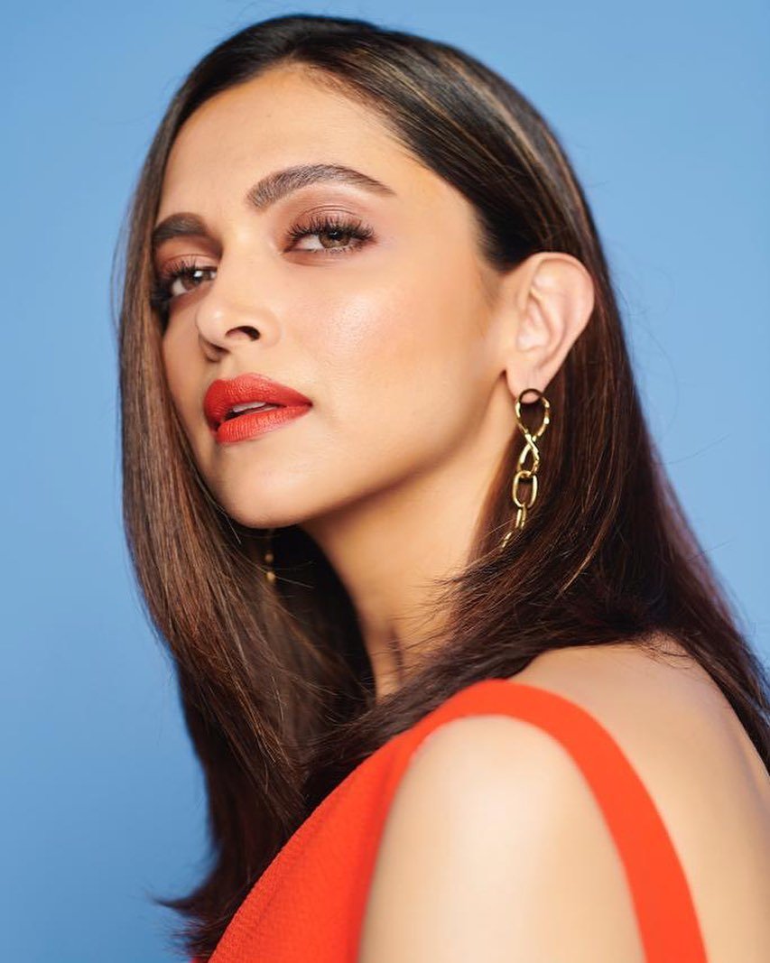 Why men love red lipstick more than any other color - Deepika Padukone in red lipstick