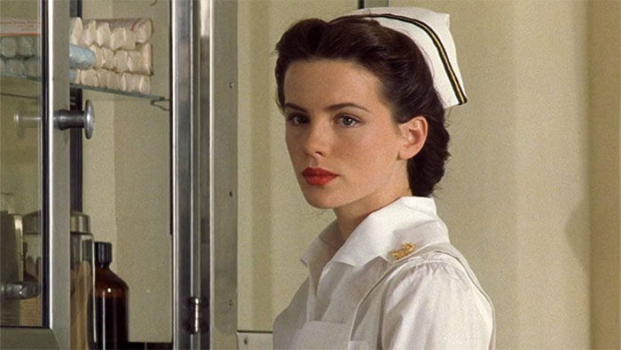  Kate Beckinsale red lips pearl harbour